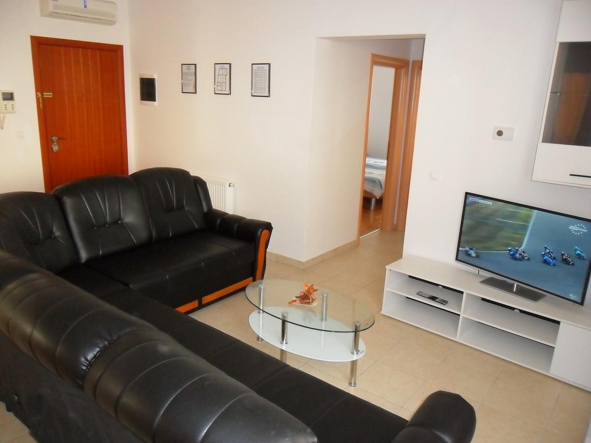 Vile Park Apartment Pula Extérieur photo