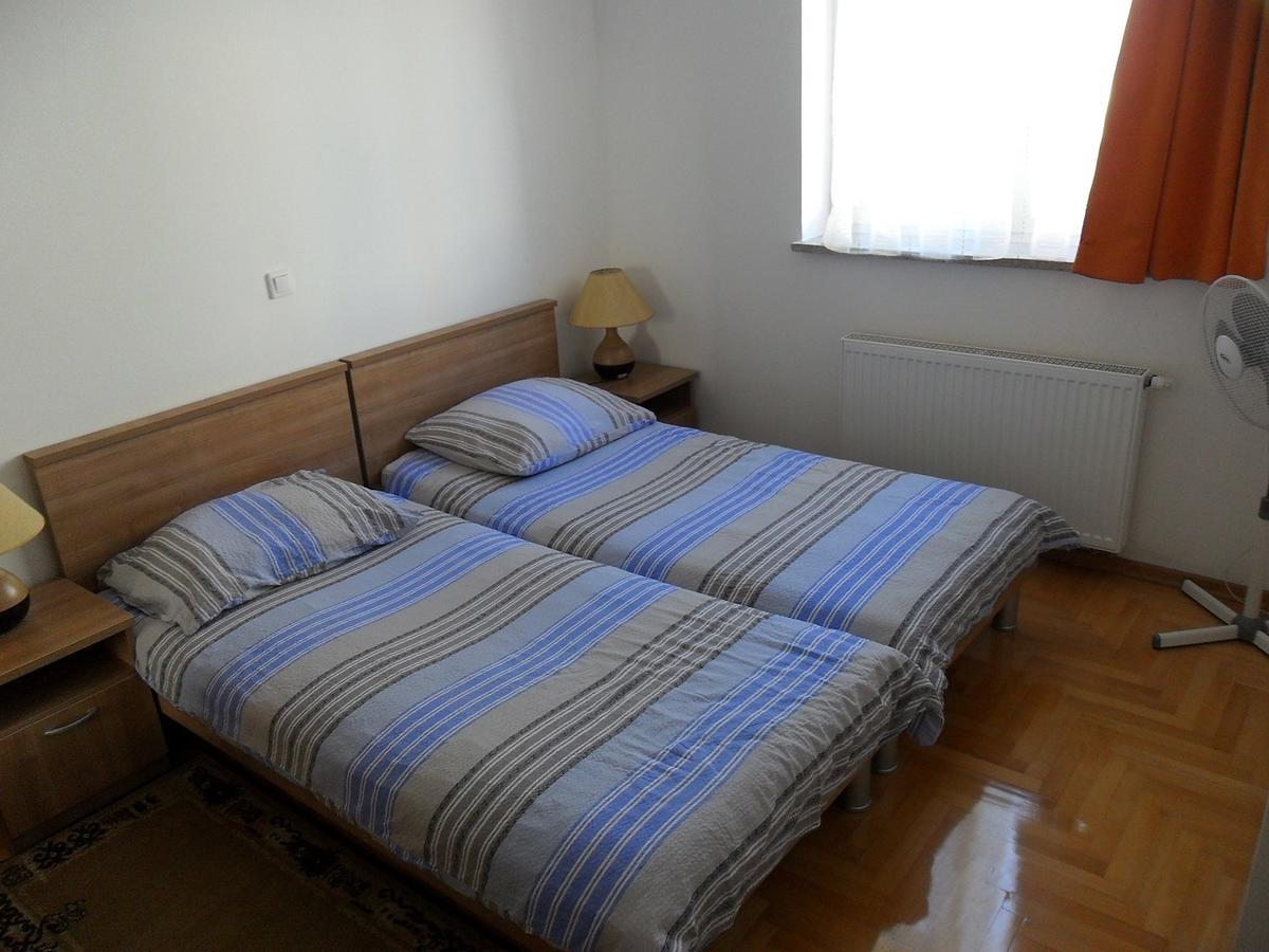 Vile Park Apartment Pula Extérieur photo